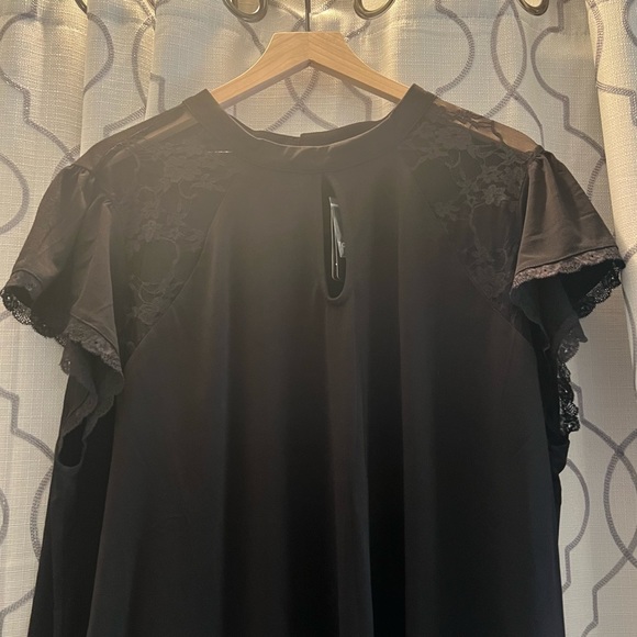 Torrid Studio Crepe Jersey Mock Neck Lace Pieced Keyhole Top Size 4 Black - Picture 7 of 12